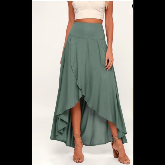 Lulus Dresses & Skirts - HIGH-LOW Lulus skirt